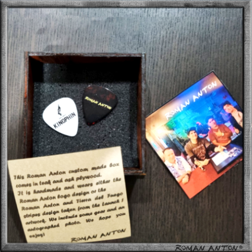 New Set Box Guitar Picks